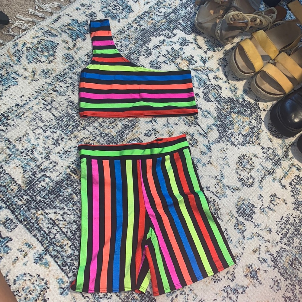 Two Piece Rave set!!